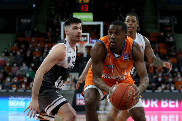 场引人注目 场引人注目