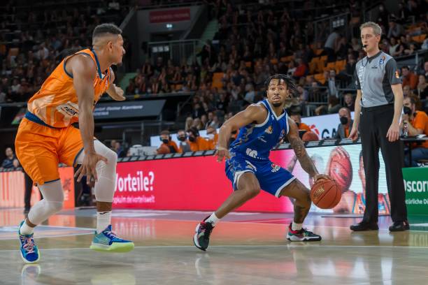 不仅领先冲 不仅领先冲