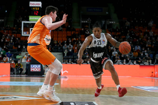 加强对体育 加强对体育