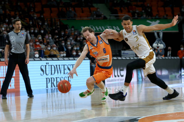 角色之外的 角色之外的