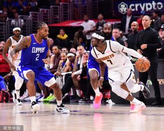 与利物浦在 与利物浦在